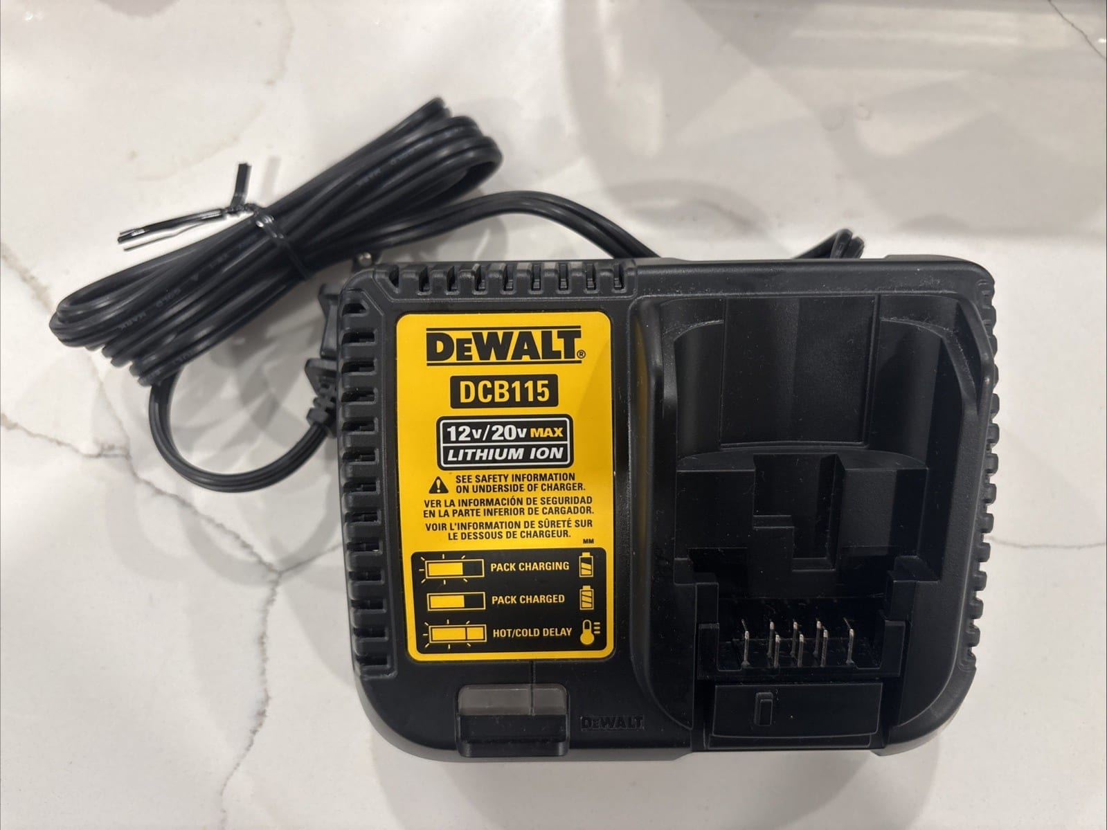 DEWALT DCB115 12V/20V MAX Lithium-Ion Battery Charger, Black, photo