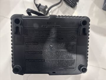 DEWALT DCB115 12V/20V MAX Lithium-Ion Battery Charger, Black, photo 3